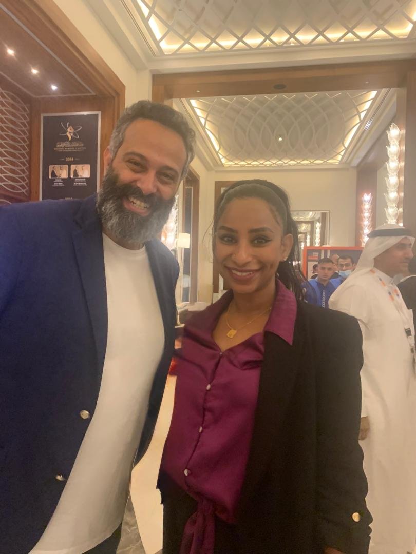 د. سارة في فعالية مهنية